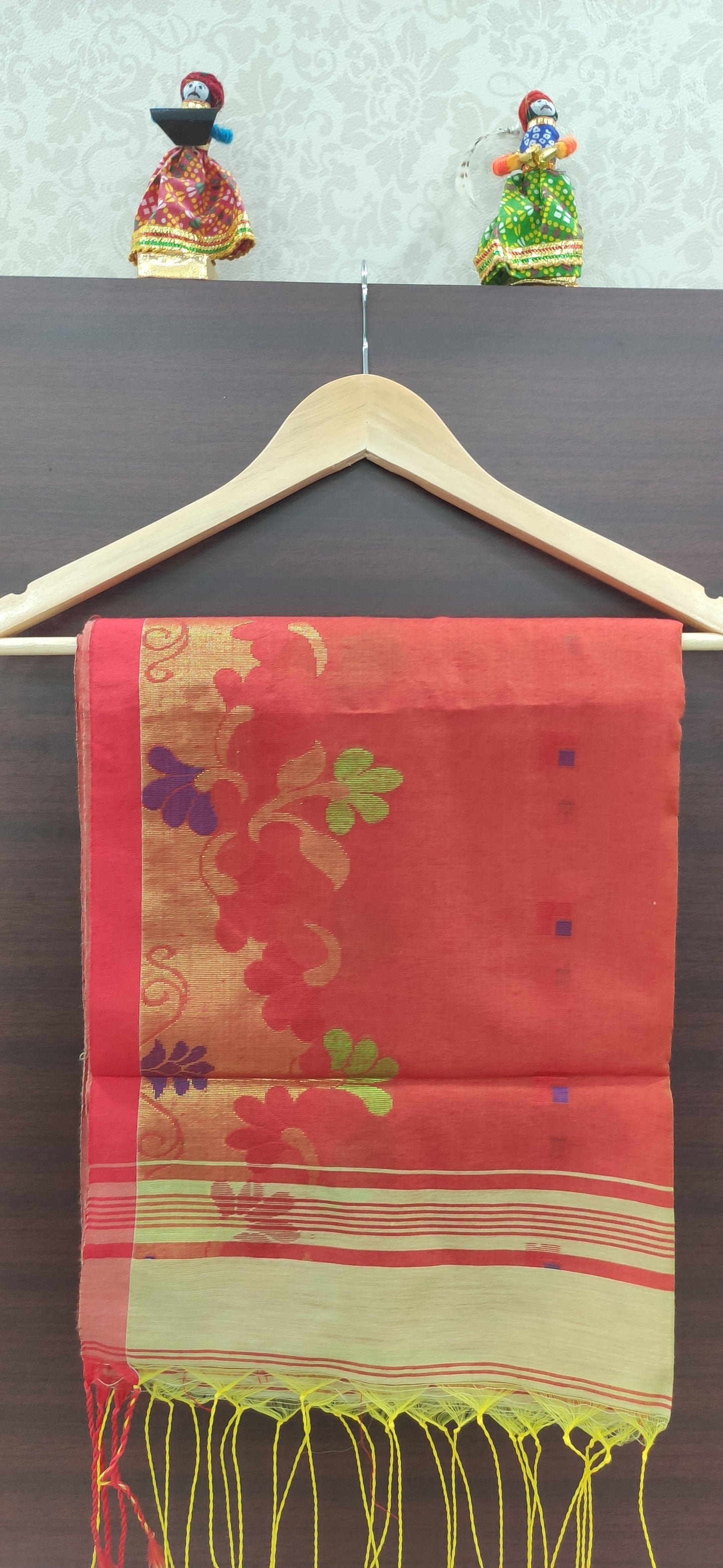 Floral Design Handloom (Red and Mud Green) - jayaearth