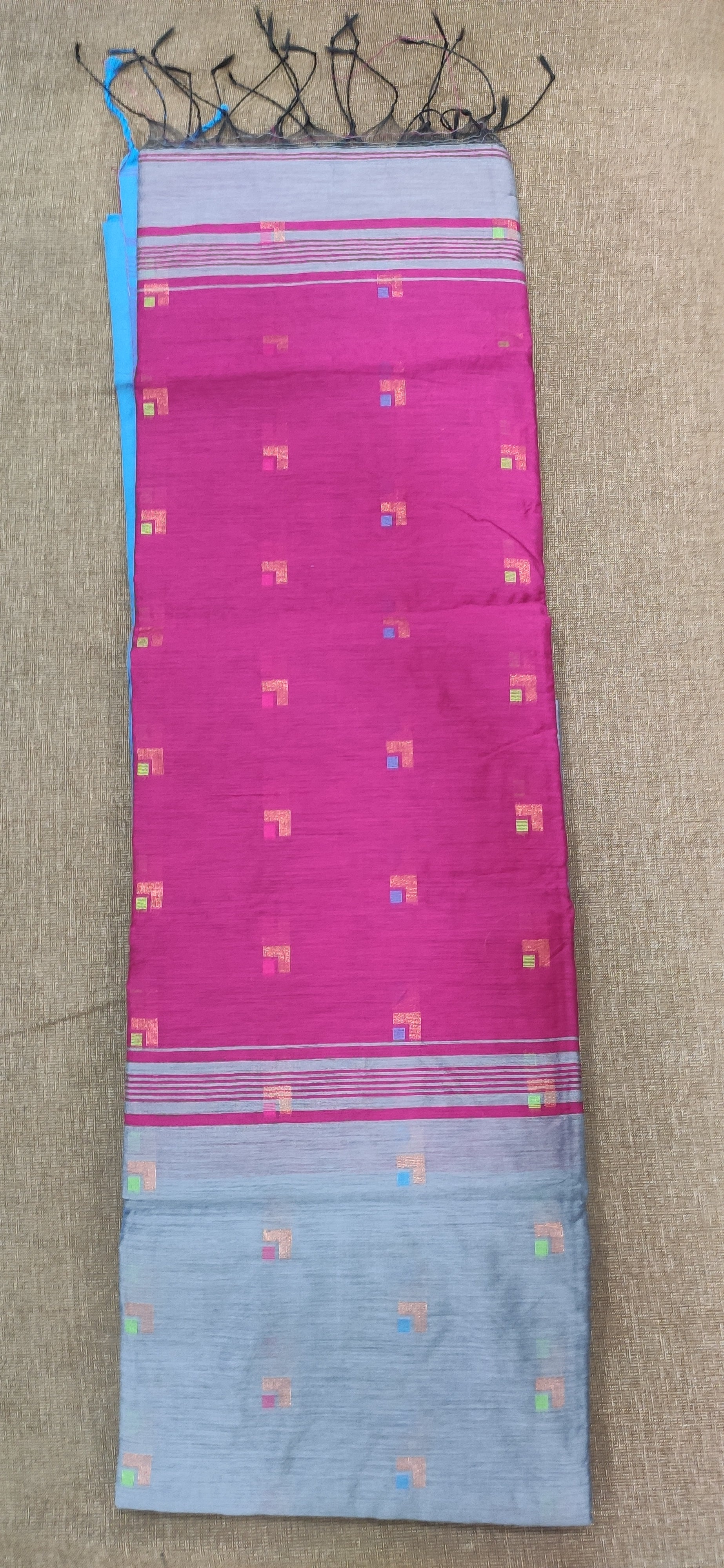 Floral Design Handloom Red Gray Saree - jayaearth