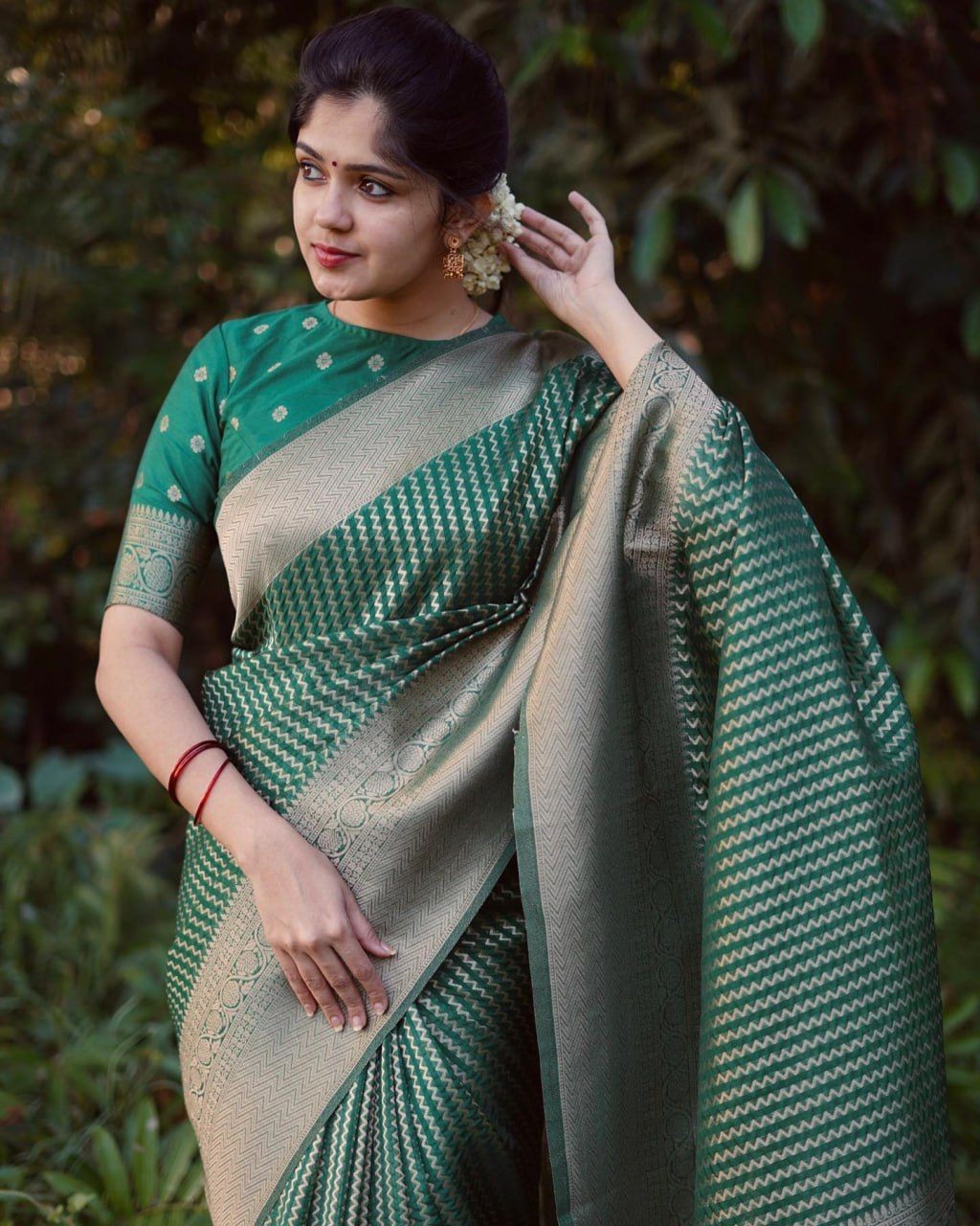 Party Wear Soft Lichi Silk Saree For Women's - jayaearth