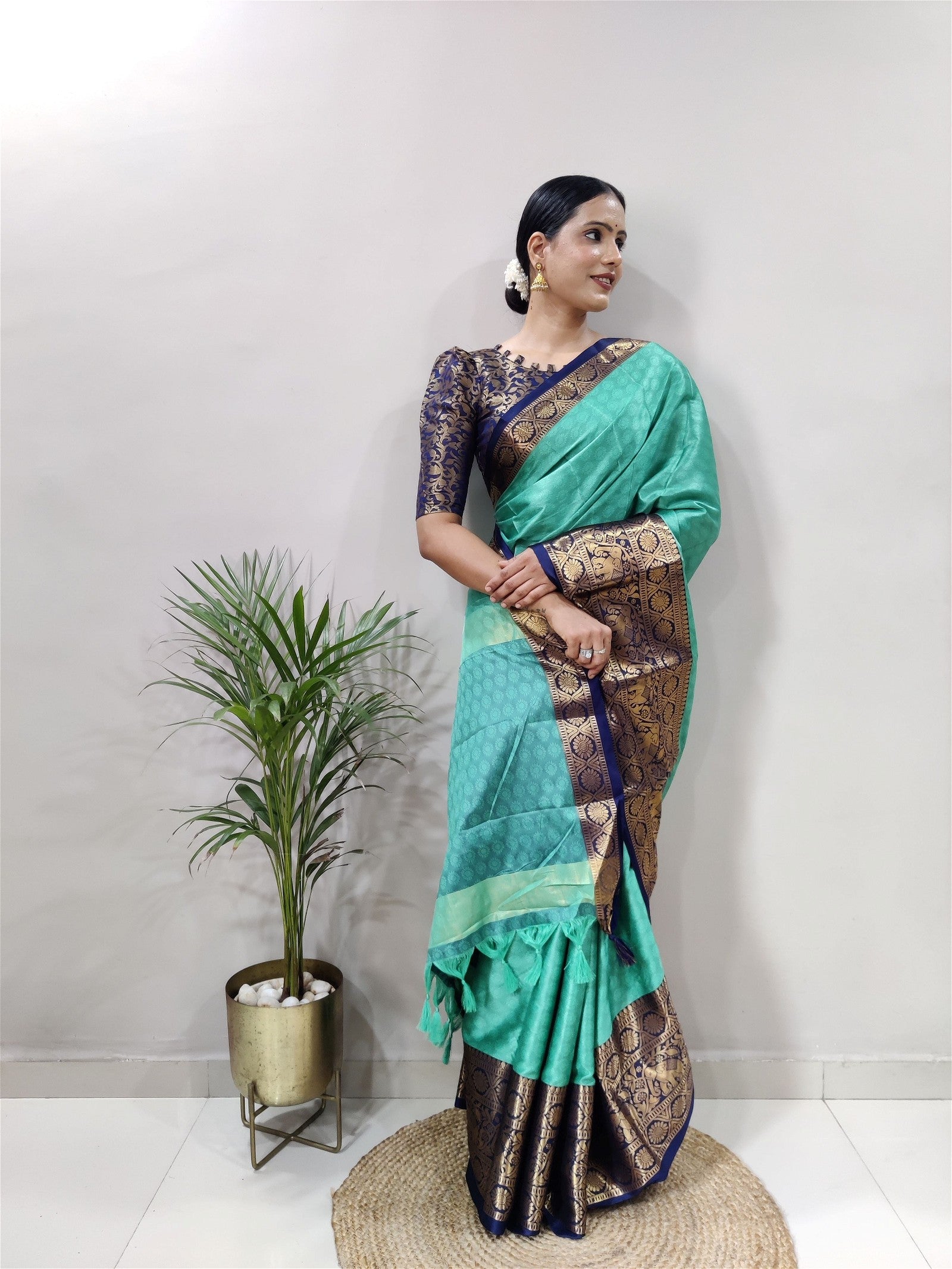 Aqua Blue Colour Cotton Silk Saree For Women's - jayaearth