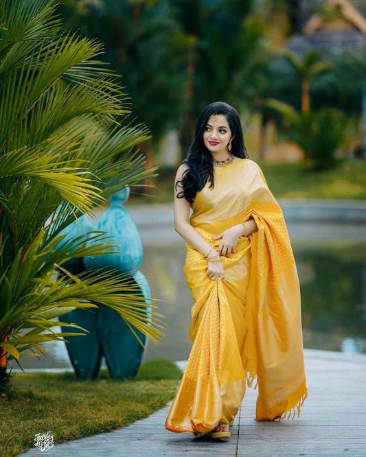 Yellow Lichi Silk Saree With Jacquard work and Beautiful Pallu - jayaearth